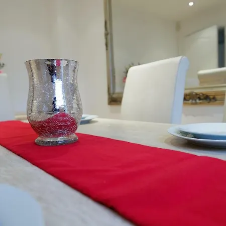 Valentino House Leeds (West Yorkshire)